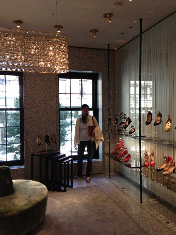 web-2011-valentino-madison-with-dcaF5108EF5-6A8D-6F8B-430F-95980539CB48.jpg